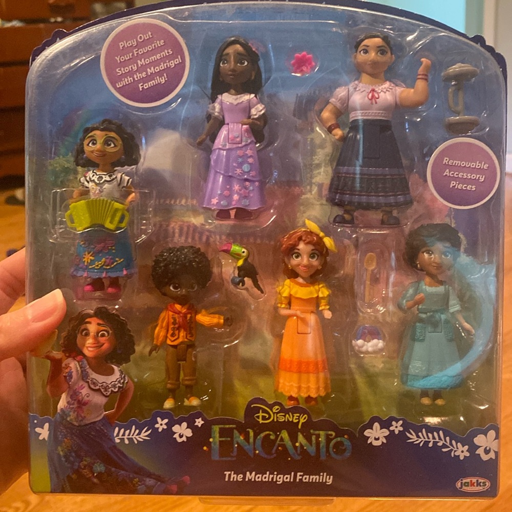 Disney Encanto The Madrigal Family figurine playset